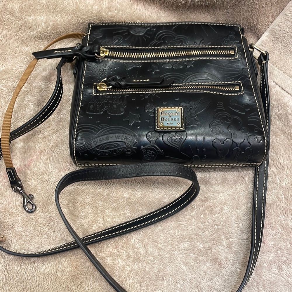 Dooney and Bourke Original Black Crossbody Bag EUC